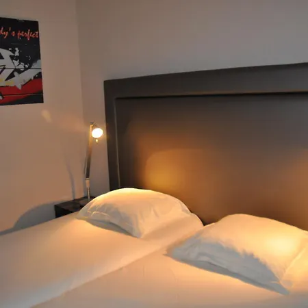 Enzo Premier Prix - Logis Hotell 2*