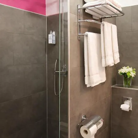 Enzo Premier Prix - Logis Otel