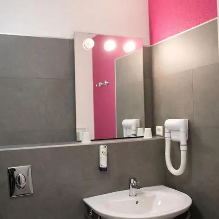 Enzo Premier Prix - Logis 2* Amnéville