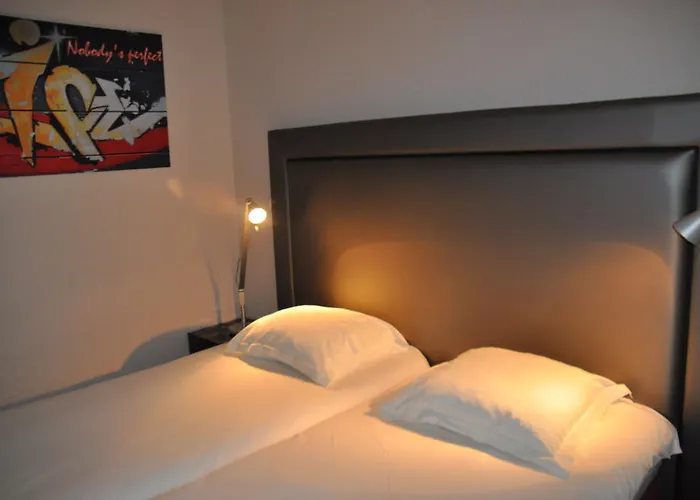 Enzo Premier Prix - Logis Otel 2*